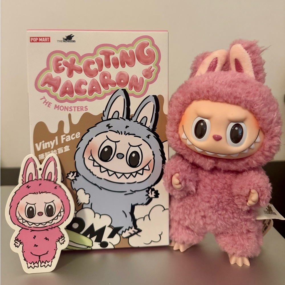 Restock - VIRAL Pop Mart  - Labubu Exciting Macaroon V1 - Lychee Berry